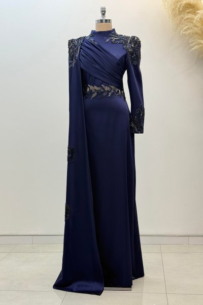Pelerinli Drape Detay Saten Garnili Abiye